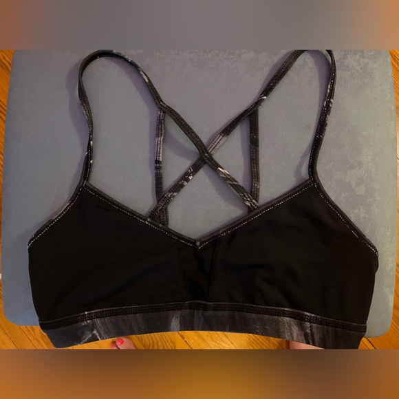 Black & Grey size M Alo top mesh detail, fully lined. - Picture 3 of 6